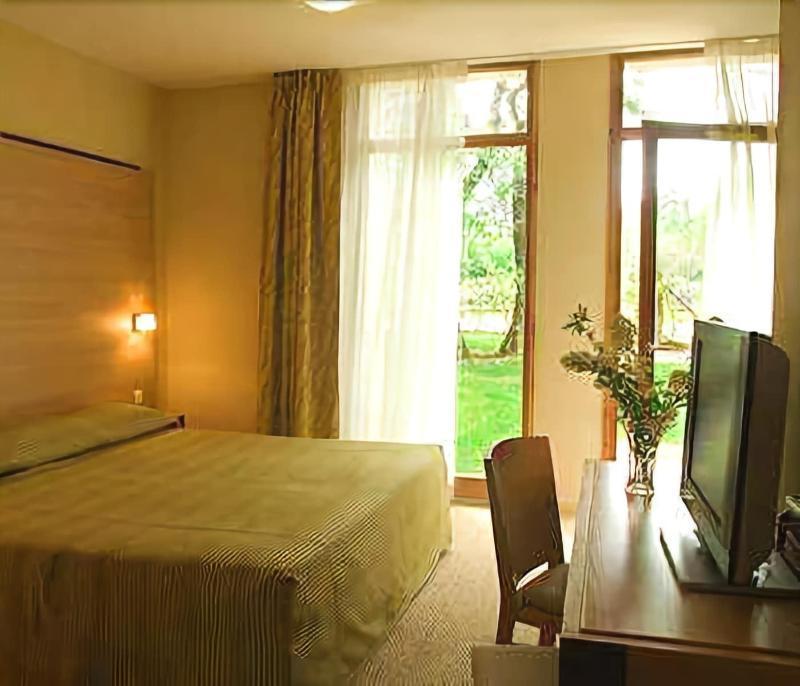 Hotel Les Esclargies โรกามาดูร์ ภายนอก รูปภาพ